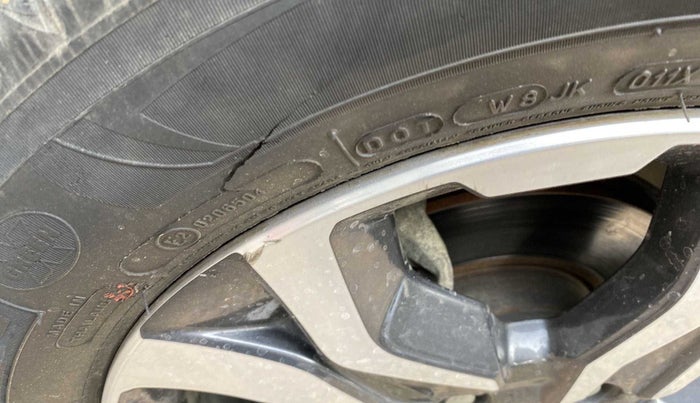 2018 Honda WR-V 1.2L I-VTEC VX MT, Petrol, Manual, 34,069 km, Left front tyre - Minor crack