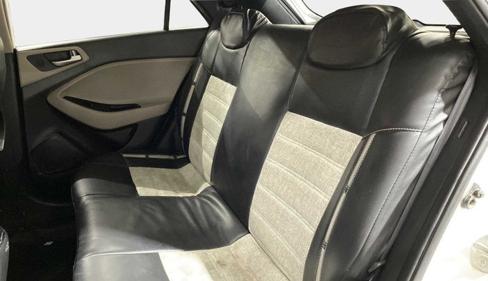 2019 Hyundai Elite i20 SPORTZ PLUS 1.4 CRDI, Diesel, Manual, 32,489 km, Right Side Rear Door Cabin
