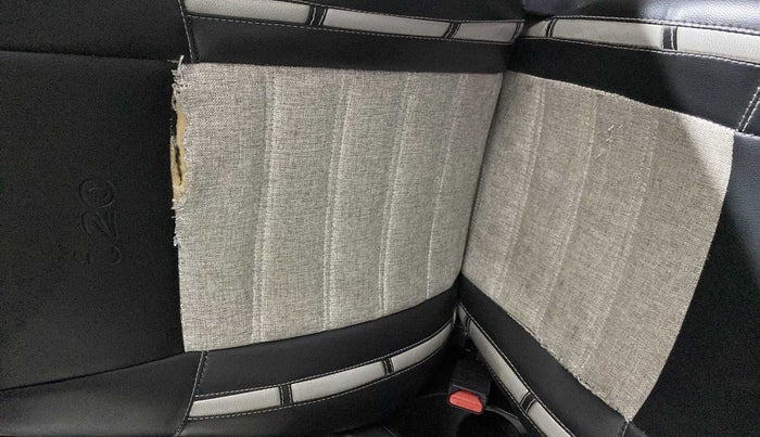 2019 Hyundai Elite i20 SPORTZ PLUS 1.4 CRDI, Diesel, Manual, 32,489 km, Front left seat (passenger seat) - Cover slightly torn