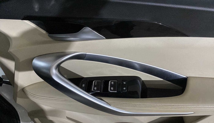 2022 MG HECTOR SHARP 2.0 DIESEL, Diesel, Manual, 23,375 km, Driver Side Door Panels Control