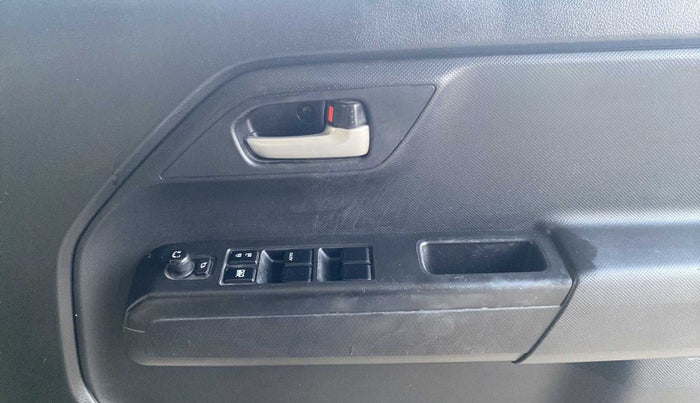 2020 Maruti New Wagon-R ZXI 1.2, Petrol, Manual, 18,790 km, Driver Side Door Panels Control