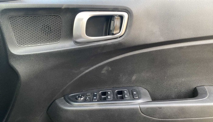2021 Hyundai VENUE SX 1.0 TURBO IMT, Petrol, Manual, 17,925 km, Driver Side Door Panels Control