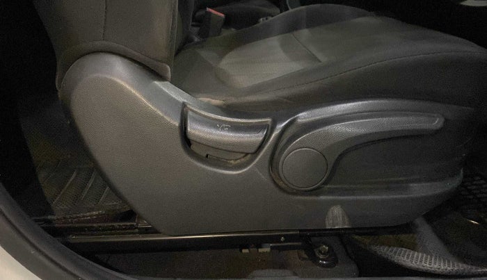 2019 Hyundai Creta EX 1.6 PETROL, Petrol, Manual, 24,484 km, Driver Side Adjustment Panel