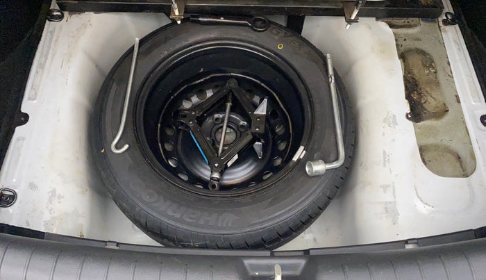 2019 Hyundai Verna 1.6 VTVT SX O, CNG, Manual, 61,381 km, Spare Tyre