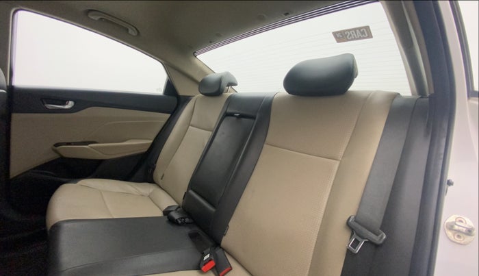 2019 Hyundai Verna 1.6 VTVT SX O, CNG, Manual, 61,381 km, Right Side Rear Door Cabin