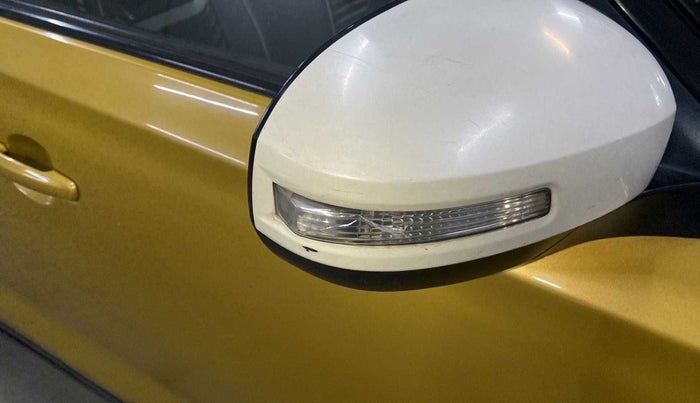 2019 Maruti Vitara Brezza ZDI PLUS, Diesel, Manual, 59,773 km, Right rear-view mirror - Indicator light has minor damage