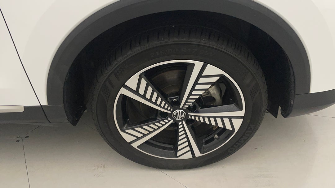 2021 MG ZS EV Essence, Automatic, 27972 km, Right Front Wheel