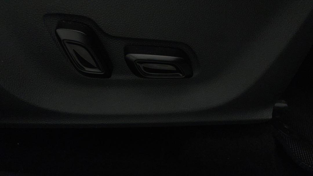 2021 MG ZS EV Essence, Automatic, 27972 km, Drivers Side Adjustment Panel