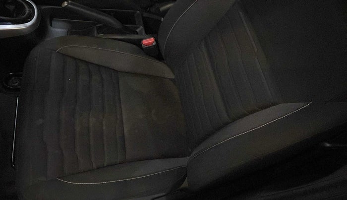 2020 Honda WR-V 1.5L I-DTEC SV MT, Diesel, Manual, 70,288 km, Front left seat (passenger seat) - Cover slightly stained