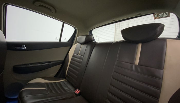 2011 Hyundai i20 SPORTZ 1.2, Petrol, Manual, 29,838 km, Right Side Rear Door Cabin