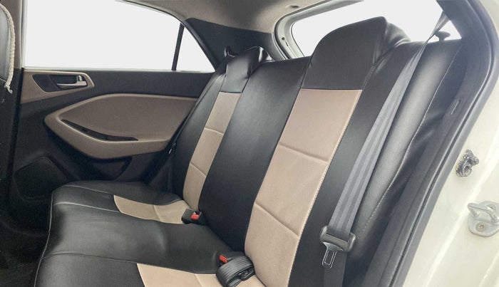 2016 Hyundai Elite i20 MAGNA 1.2, Petrol, Manual, 38,654 km, Right Side Rear Door Cabin