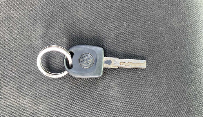 2017 Volkswagen Ameo TRENDLINE 1.2L, Petrol, Manual, 65,263 km, Key Close Up