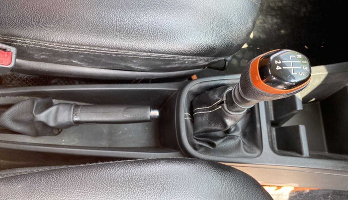 2019 Renault Kwid CLIMBER 1.0 (O), Petrol, Manual, 23,999 km, Gear Lever
