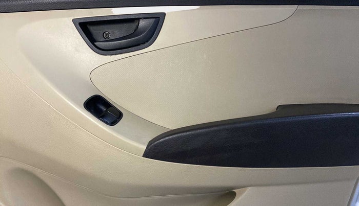 2018 Hyundai Eon ERA +, Petrol, Manual, 81,203 km, Driver Side Door Panels Control