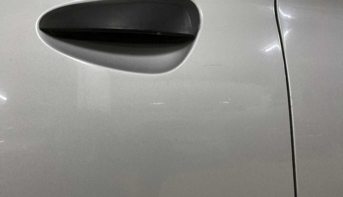 2018 Hyundai Eon ERA +, Petrol, Manual, 81,203 km, Front passenger door - Slightly dented