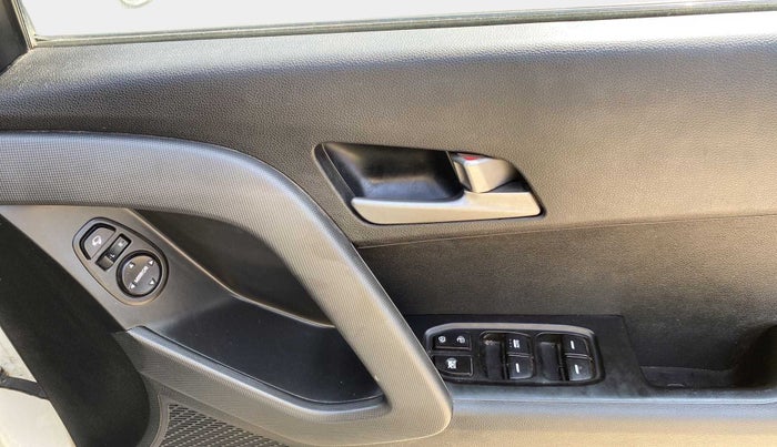 2019 Hyundai Creta SX SPORTS EDITION 1.6 PETROL DUAL TONE, Petrol, Manual, 95,046 km, Driver Side Door Panels Control