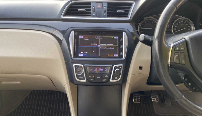 2017 Maruti Ciaz ZXI+, Petrol, Manual, 60,854 km, Infotainment system - Parking sensor not working