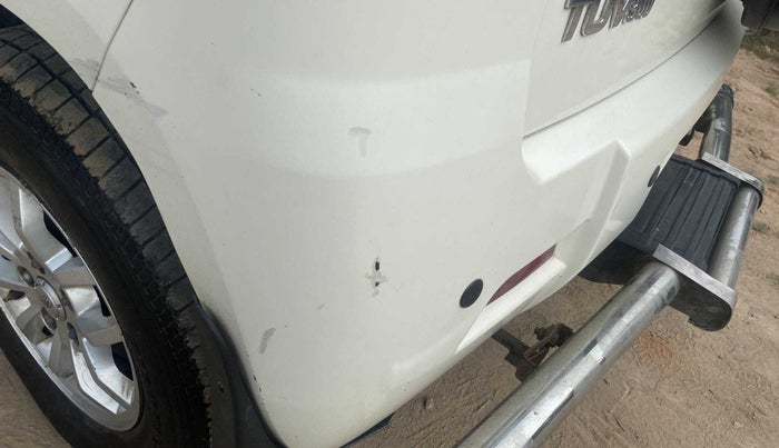 2017 Mahindra TUV300 T8, Diesel, Manual, 62,942 km, Rear bumper - Paint is slightly damaged