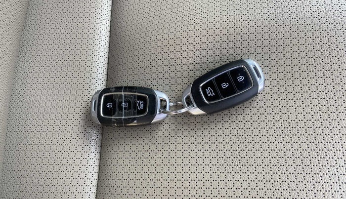 2019 Hyundai Verna 1.6 SX (O) CRDI MT, Diesel, Manual, 78,256 km, Key Close Up