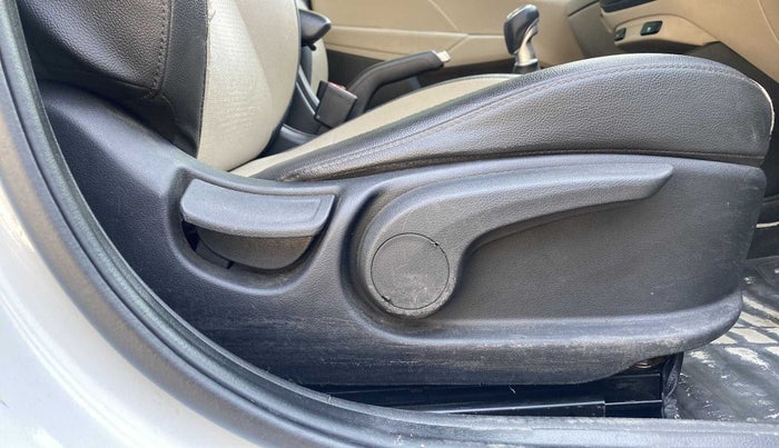2019 Hyundai Verna 1.6 SX (O) CRDI MT, Diesel, Manual, 78,256 km, Driver Side Adjustment Panel