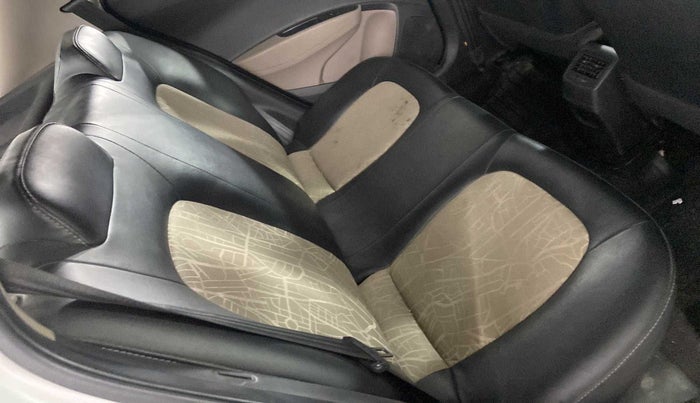 2018 Hyundai Grand i10 MAGNA 1.2 KAPPA VTVT, Petrol, Manual, 18,247 km, Second-row right seat - Cover slightly stained