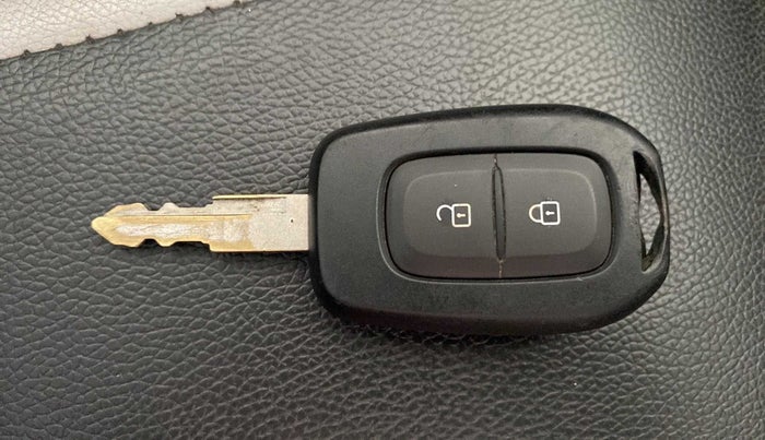 2021 Renault Kwid RXT 1.0 (O), Petrol, Manual, 35,195 km, Key Close Up