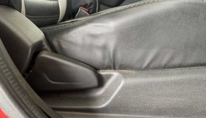 2021 Renault Kwid RXT 1.0 (O), Petrol, Manual, 35,195 km, Driver Side Adjustment Panel