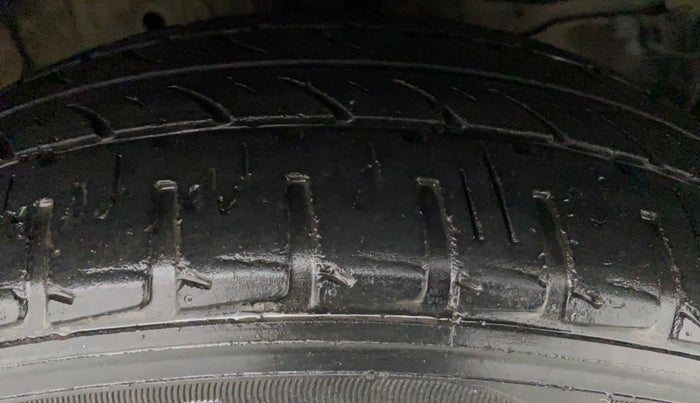 2016 Honda City V MT PETROL, Petrol, Manual, 44,319 km, Right Front Tyre Tread