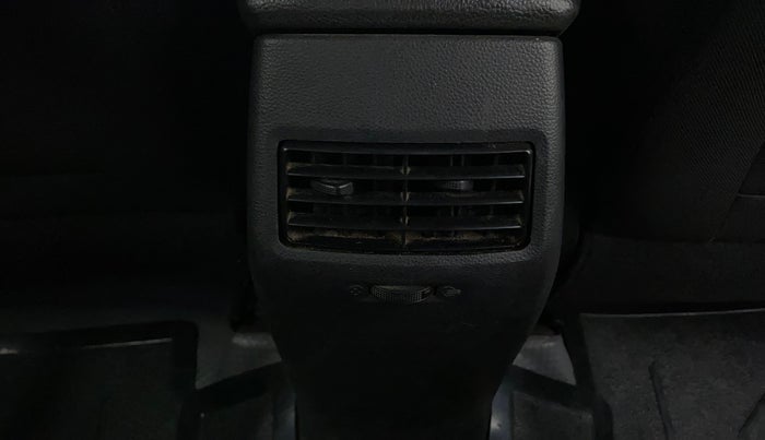 2016 Hyundai Elite i20 ASTA 1.2 (O), Petrol, Manual, 43,405 km, AC Unit - Rear vent has minor damage