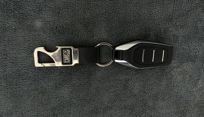 2020 Mahindra XUV500 W11(O), Diesel, Manual, 57,596 km, Key Close Up