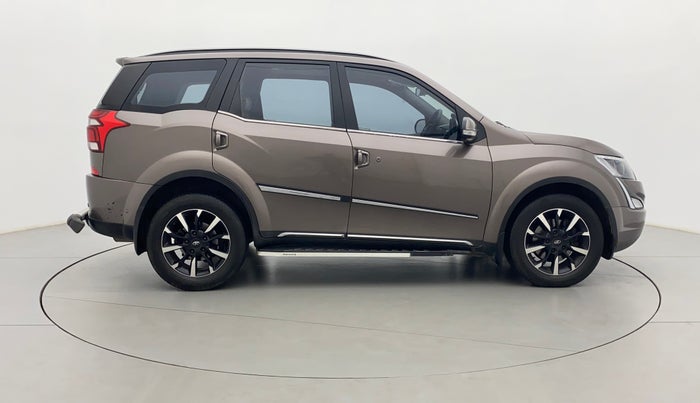 2020 Mahindra XUV500 W11(O), Diesel, Manual, 57,596 km, Right Side View