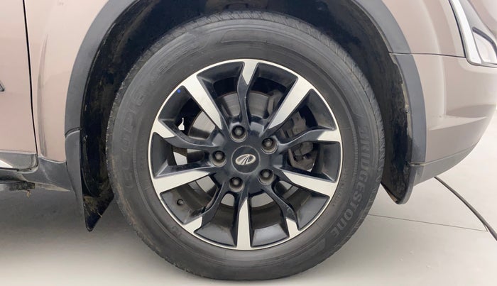 2020 Mahindra XUV500 W11(O), Diesel, Manual, 57,596 km, Right Front Wheel