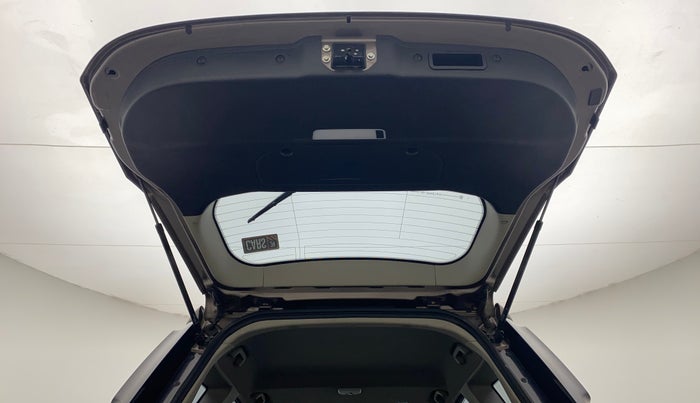 2020 Mahindra XUV500 W11(O), Diesel, Manual, 57,596 km, Boot Door Open