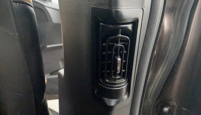 2020 Mahindra XUV500 W11(O), Diesel, Manual, 57,596 km, Rear AC Vents
