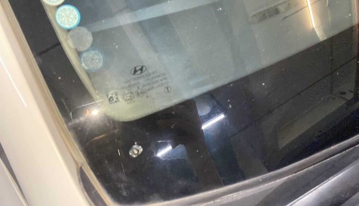 2019 Hyundai Verna 1.6 CRDI SX, Diesel, Manual, 56,891 km, Front windshield - Minor spot on windshield