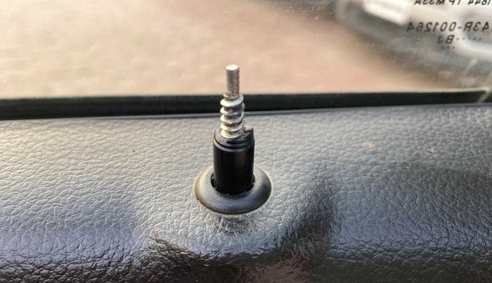 2019 Maruti Alto VXI, CNG, Manual, 53,649 km, Lock system - Door lock knob has minor damage