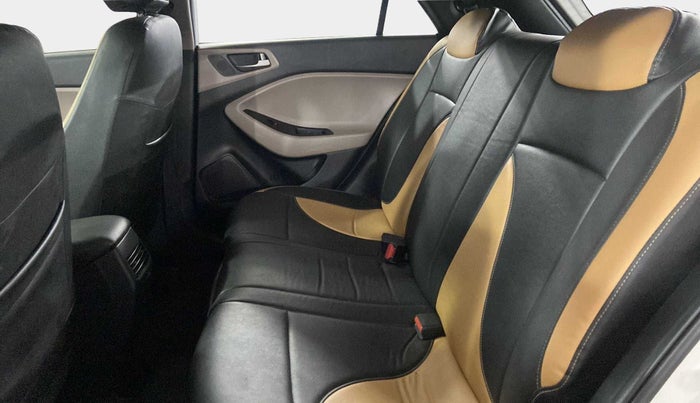 2016 Hyundai Elite i20 SPORTZ 1.2, Petrol, Manual, 58,415 km, Right Side Rear Door Cabin