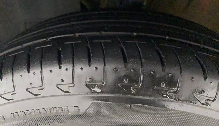 2022 Maruti Celerio VXI CNG, CNG, Manual, 10,200 km, Left Front Tyre Tread