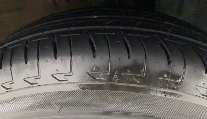 2022 Maruti Celerio VXI CNG, CNG, Manual, 10,200 km, Right Front Tyre Tread