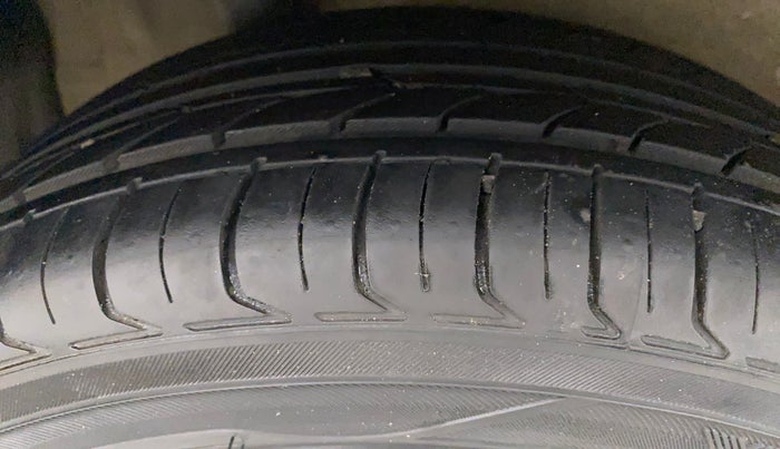 2017 Maruti IGNIS ZETA 1.2, Petrol, Manual, 86,984 km, Right Rear Tyre Tread