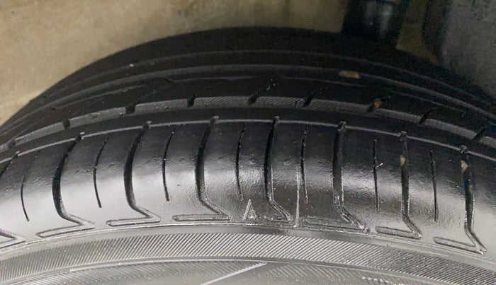 2017 Maruti IGNIS ZETA 1.2, Petrol, Manual, 86,984 km, Left Rear Tyre Tread