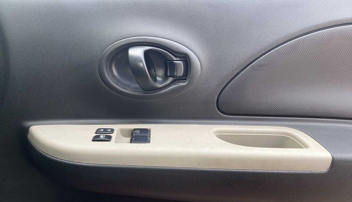 2016 Nissan Micra Active XL, Petrol, Manual, 22,705 km, Driver Side Door Panels Control