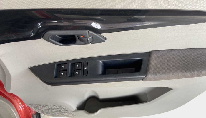 2017 Mahindra Kuv100 K8 6 STR, Petrol, Manual, 40,847 km, Driver Side Door Panels Control