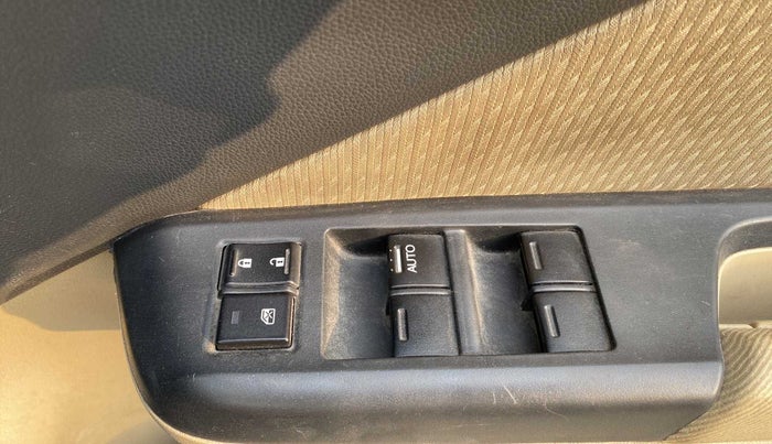 2018 Honda City 1.5L I-VTEC V MT, Petrol, Manual, 34,445 km, Right front window switch / handle - Power window makes minor noise