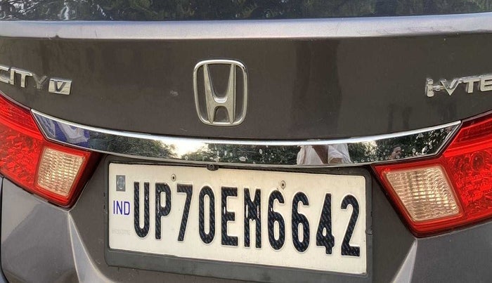 2018 Honda City 1.5L I-VTEC V MT, Petrol, Manual, 34,445 km, Dicky (Boot door) - Slightly dented