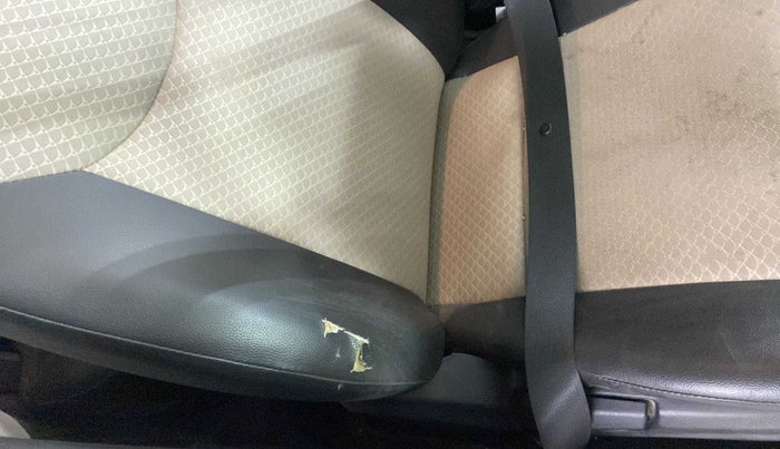 2020 Hyundai NEW SANTRO MAGNA, Petrol, Manual, 20,049 km, Driver seat - Cover slightly stained