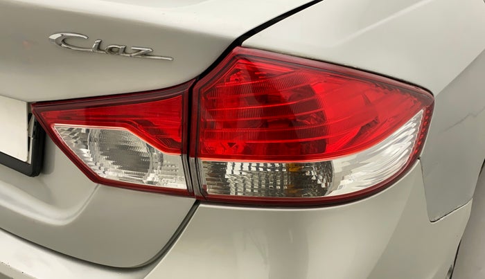 2016 Maruti Ciaz VXI+, Petrol, Manual, 1,03,392 km, Right tail light - Minor scratches