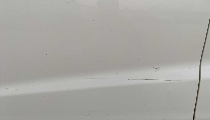 2018 Hyundai Xcent SX 1.2, CNG, Manual, 78,531 km, Front passenger door - Minor scratches