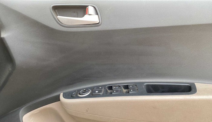 2018 Hyundai Xcent SX 1.2, CNG, Manual, 78,531 km, Driver Side Door Panels Control