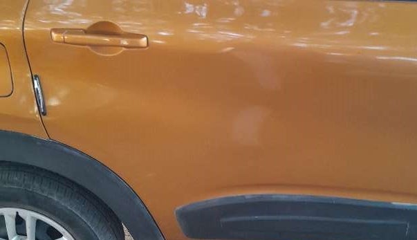 2019 Renault TRIBER RXT, Petrol, Manual, 30,542 km, Right rear door - Slightly dented